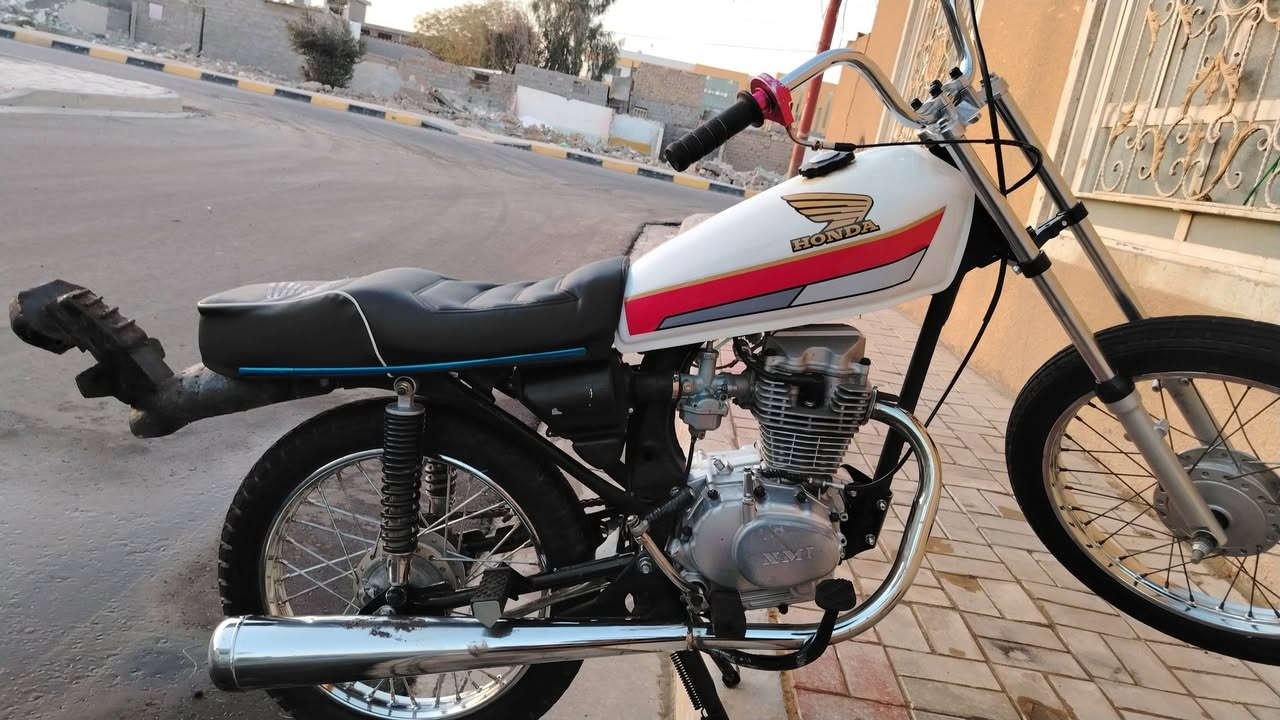 دراجه لبيع كلك مكينه نامه دراجه فول نضافه تجي تكلب و تقنع و تأخذ و بل عافيه عليك
سعر350 بيه مجال قليل 
مكاني حي العسكري 
***********
