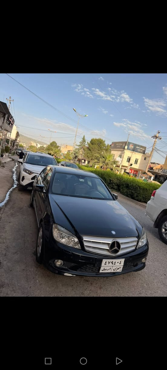 ماڕسیدس 2009 سی گێڕو مەکینەی گۆڕدراوە کراوەتە بەتە زۆر مەزبوت تبرید کوشن کارەبای دوو پارچەی بۆیاغە بێ دەعم و ناو گرتن وەکالەت بەناوی خۆمە سعری 85 کەمەک مەجال ڕەقەم مۆبایل *********** ناونیشان کۆیە أربيل, العراق
