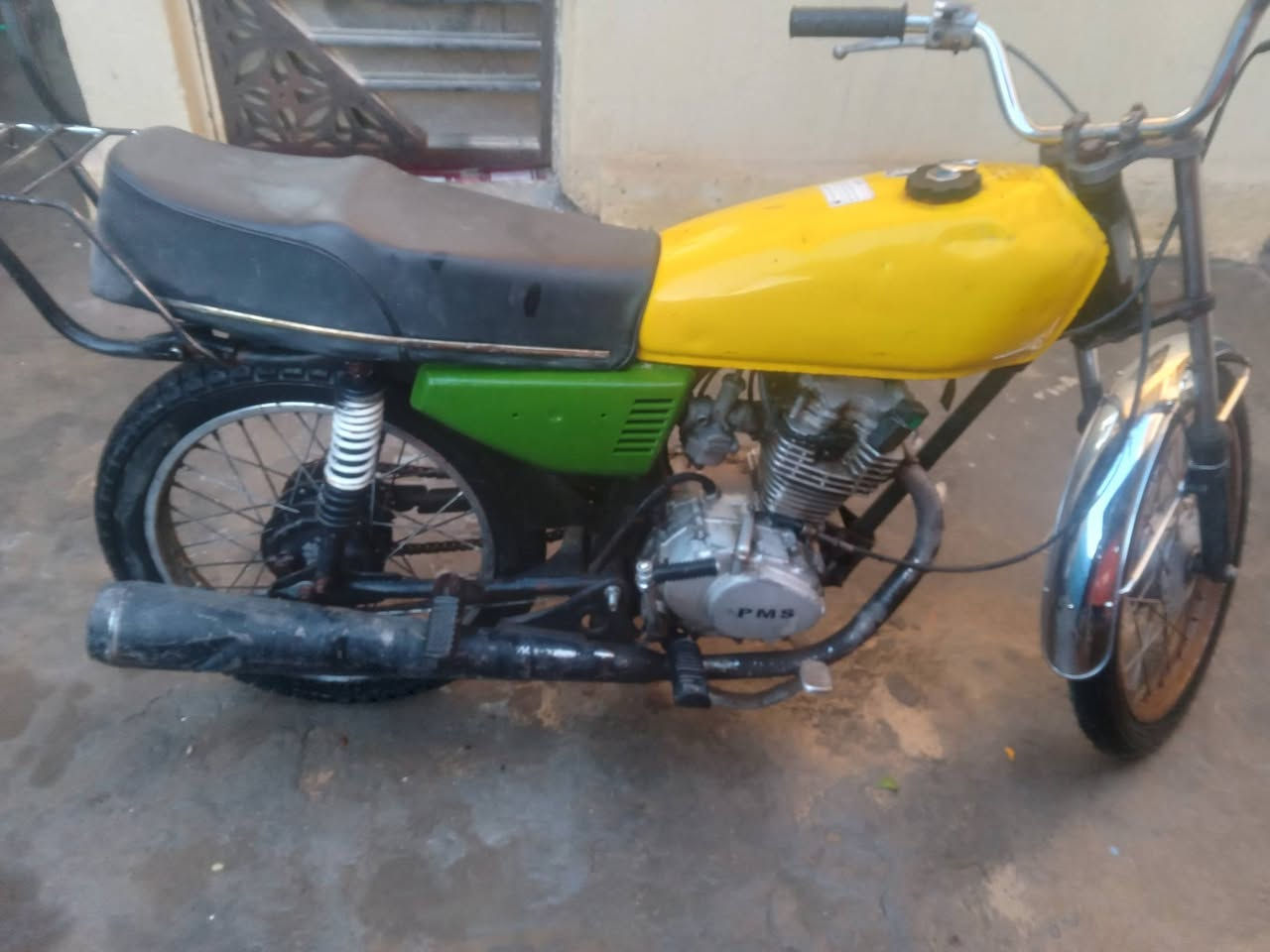 سلام عليكم دراجه للبيع الاستفسار على الرقم *********** السعر 250 بصره ابو الخصيب
