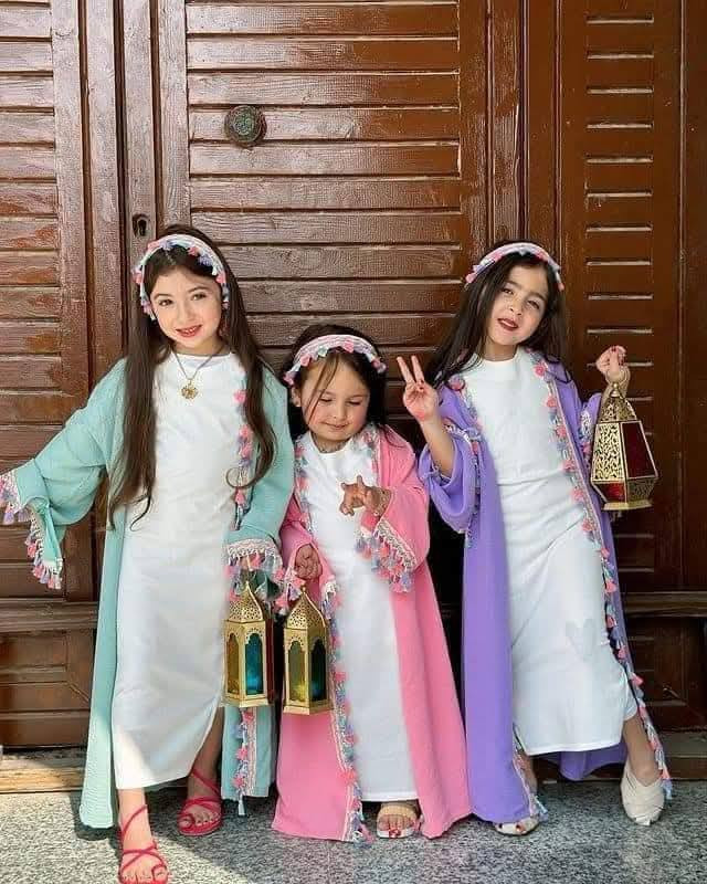 جسر.      B610
تريند عباية رمضان قطعتين 
قماش ماربل ممتاز 
موديل شراشيب 
السيرية 15 
3 الوان نفس الصورة 
قياس 4.6.8.10.12
السعر 10.50. $$


**إذا كنت صاحب هذا الإعلان وتريد حذفه لأي سبب، رجاءا أرسل رسالة إلى الدعم الفني**