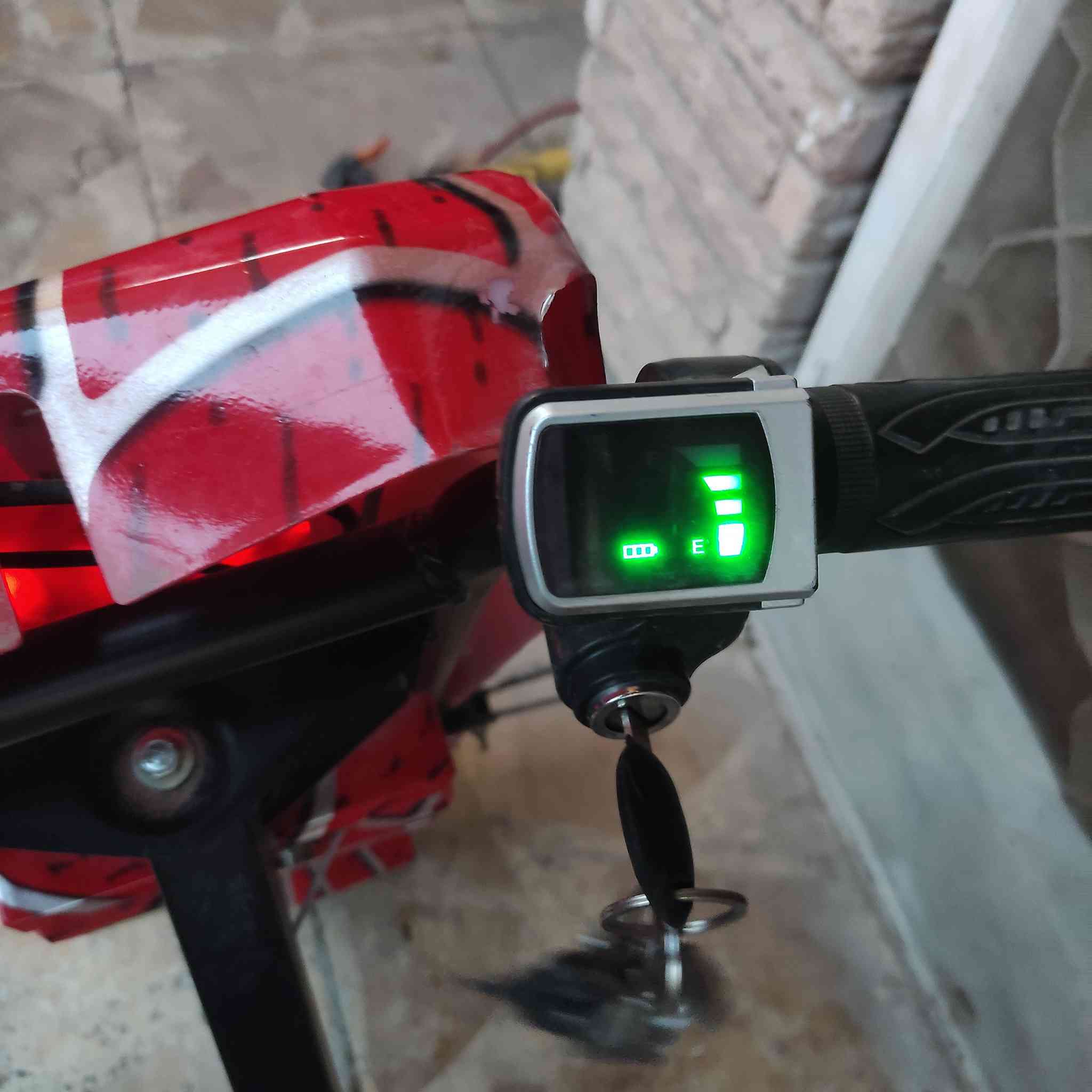 السلام عليكم ورحمة..
سكوتر للبيع اخو الجديد استعمال شهر السعر 130 بي مجال مكان بغداد  الكرخ 
مكلف بلنشر للاتصال ***********
