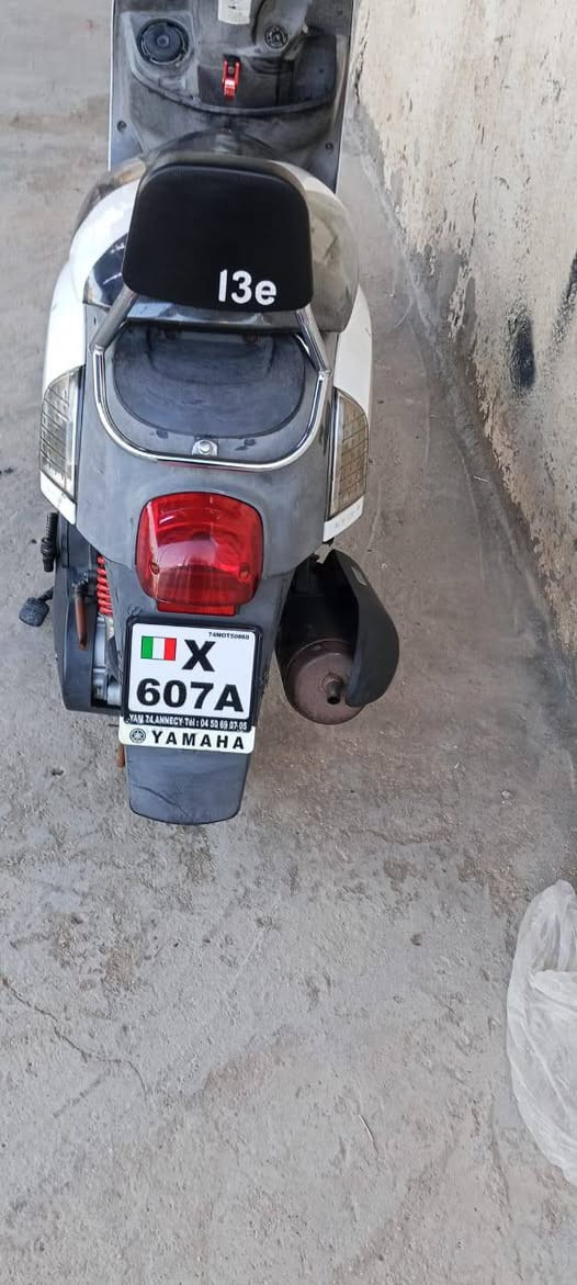 السلام عليكم اخوان دراجه بوليس للبيع مكفولة كفاله عامه نضافه فول مثل ما  بلصوره مامفتوح بيه برغي 🔩 دراجه شلعه حلوه 
 المكان طوريج ام روايه
 السعر 950 وبيه مجال الشراي يتصل وبي خير ويدلل  ***********
