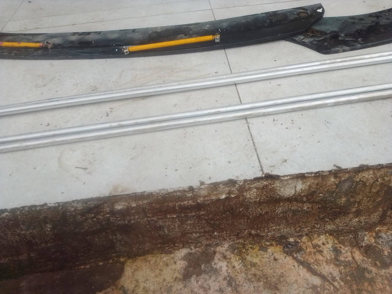 بۆری ژێر دۆسی نیسان سەنی لەگەڵ تاقم سپۆڕتی دواوەو پێشەوە بۆ فرۆشتن نرخ50هەزار***********
