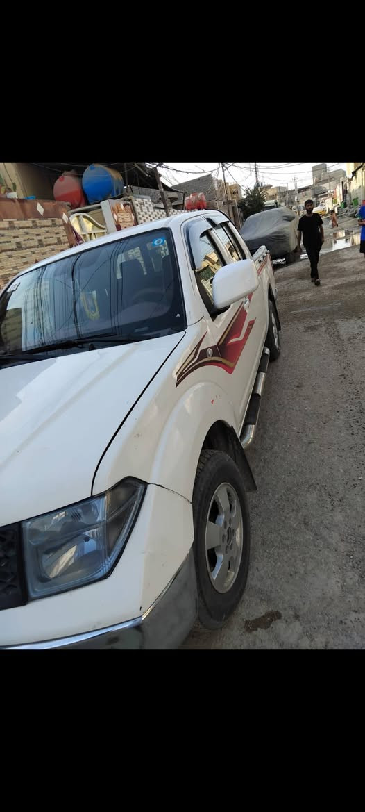 السلام عليكم بيكب نيفاره للبيع سياره جاهزة كير مكينه تبريد صدر كله جاهزه بسمي والسياره مصفره والرقم الانكليزي الجديد بغداد موديل 2009 السعر 90 ورقه مكاني بغداد الشراي يتصل ع الخط غير متواجد ع الفيس /***********
