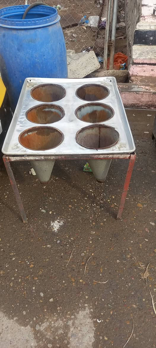 غراض  دجاج للبيع محل كامل +قفص تواصل ***********
