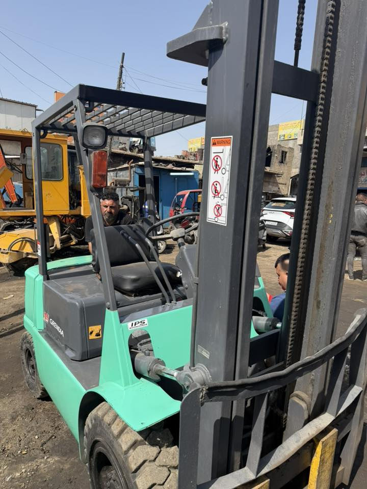 سلام عليكم للبيع رافعه 2 طن جب عالي  كاز اوتامتيك جاهزه العمل كل نقص مابيه ماني بغداد باب الشيخ ***********
