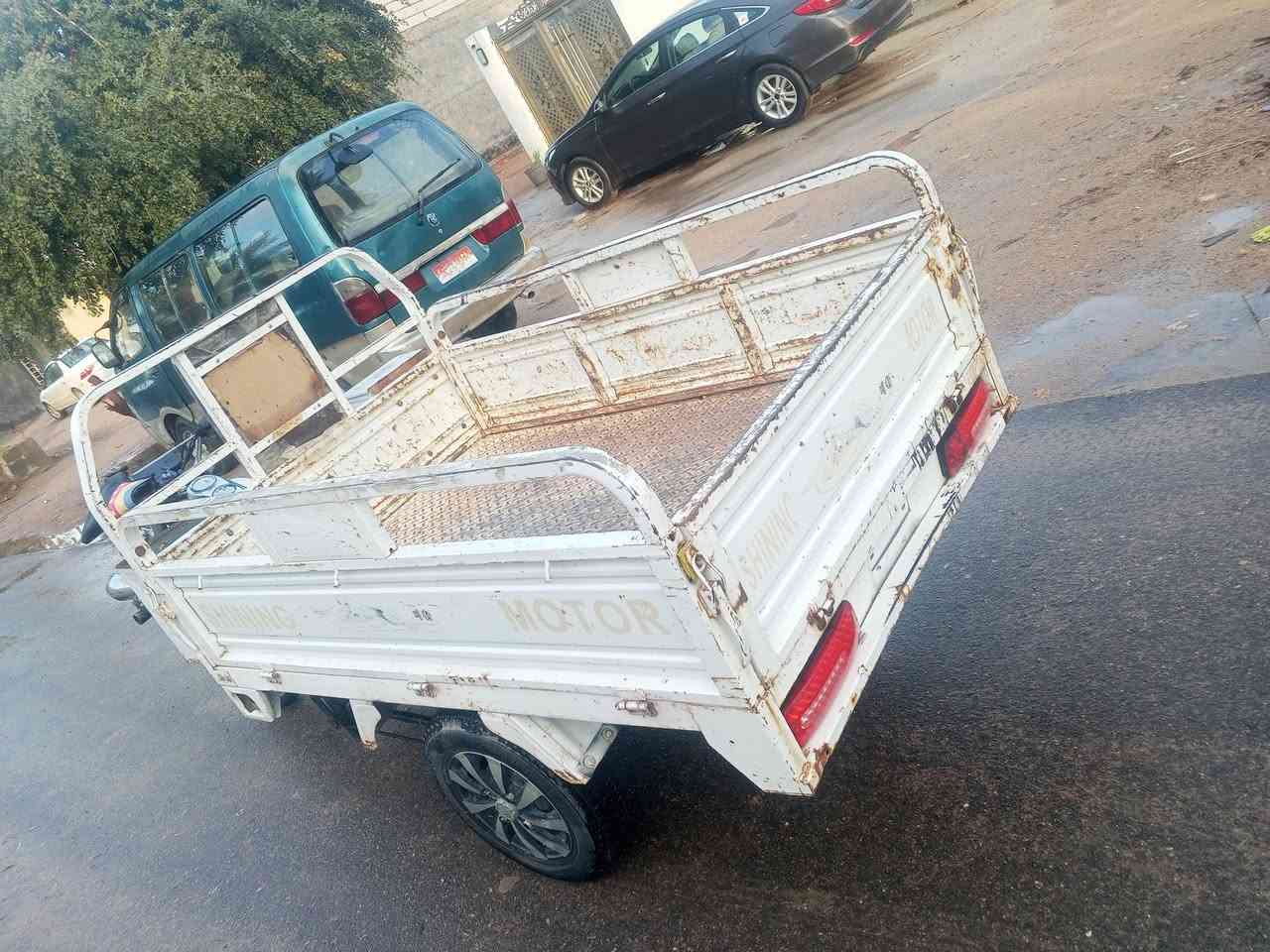 السلام عليكم من رخصه مدير لكروب ستوته جمره للبيع موديل 2019 ماكينه 2019 مالتها ستوته كلش حلوه نظيفه بيها الحيم بالشاصي سنويه ورقم الماني مكاني كوفه شارع المعمل سعر 1,400 وبيها مجال حك لجيه شصي بي لحم رقم ***********
