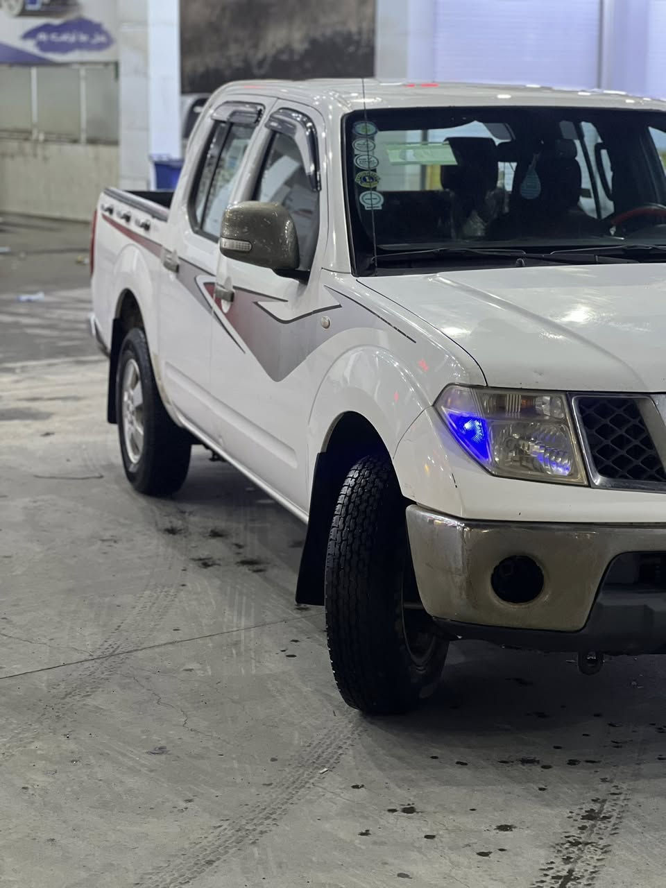 نيسان نيفاره 2014
فول مواصفات اعلى فئة EL
السياره بدية نظيف مبدل فقط الجاملغ الي بصفحة السايق نفس الون والغد مال الشاصي معدل تعديل خفيف 
مكينته مجفته ماشيه 140 الف
السعر 100
للاستفسار الاتصال على ***********
