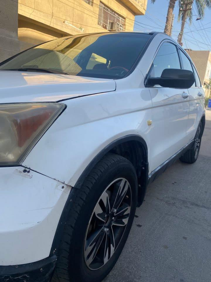 هوندا crv2008
70 وبيها مجال 
***********
