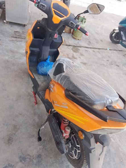 السلام عليكم دراجه شحن للبيع مديل 2025 نضيفه كلش اليثيوم صار شهر من اخذتهه  السعر 950 ديالى شهربان

‏‪0774 720 2512‬‏
