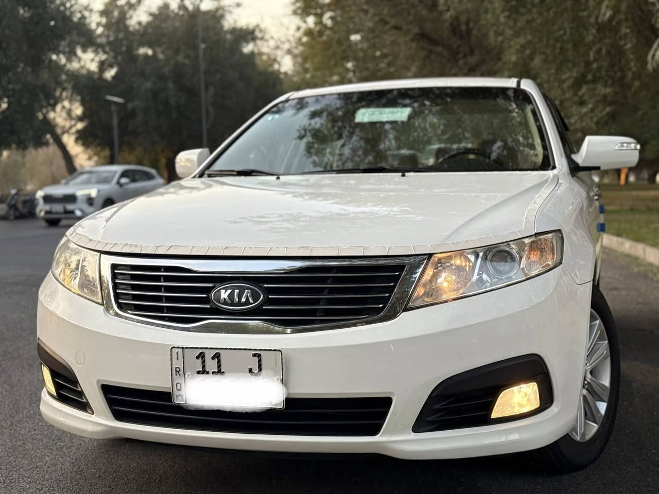 السلام عليكم 
كيا اوبتمه 2010 خليجي فول 1/1 ( اخت الزيرو ) 

السياره استلام الشركه الدوليه عل ايد شخص من الشركه لحد الان 

السياره بوضع الشركه ماشيه 60 الف سبير شركه منازل البصمه الثانيه مامستخدمه جديده لووووك من القطع النوادر هاي السياره 

المواصفات فول الفول 1/1 

بصمه 

داخل بيجي وعل شرط داخلهه بعده زيرو 

تبريد بيانو 

دركه صاج  

داخل صاج ملكي 

حساس خلفي 

مري شفط 

فتحه سلايت 

اشاير مري 

ويل 16 خمسه ويل كب 

محرك 2000 دوش 

رقم بغداد دولي بسمي هزه وسنويه جديده 

مكان السياره بغداد 

رقمي ***********

ملاحضه ( السياره عل شرط كفاله وتراي شرط الزيرو )
