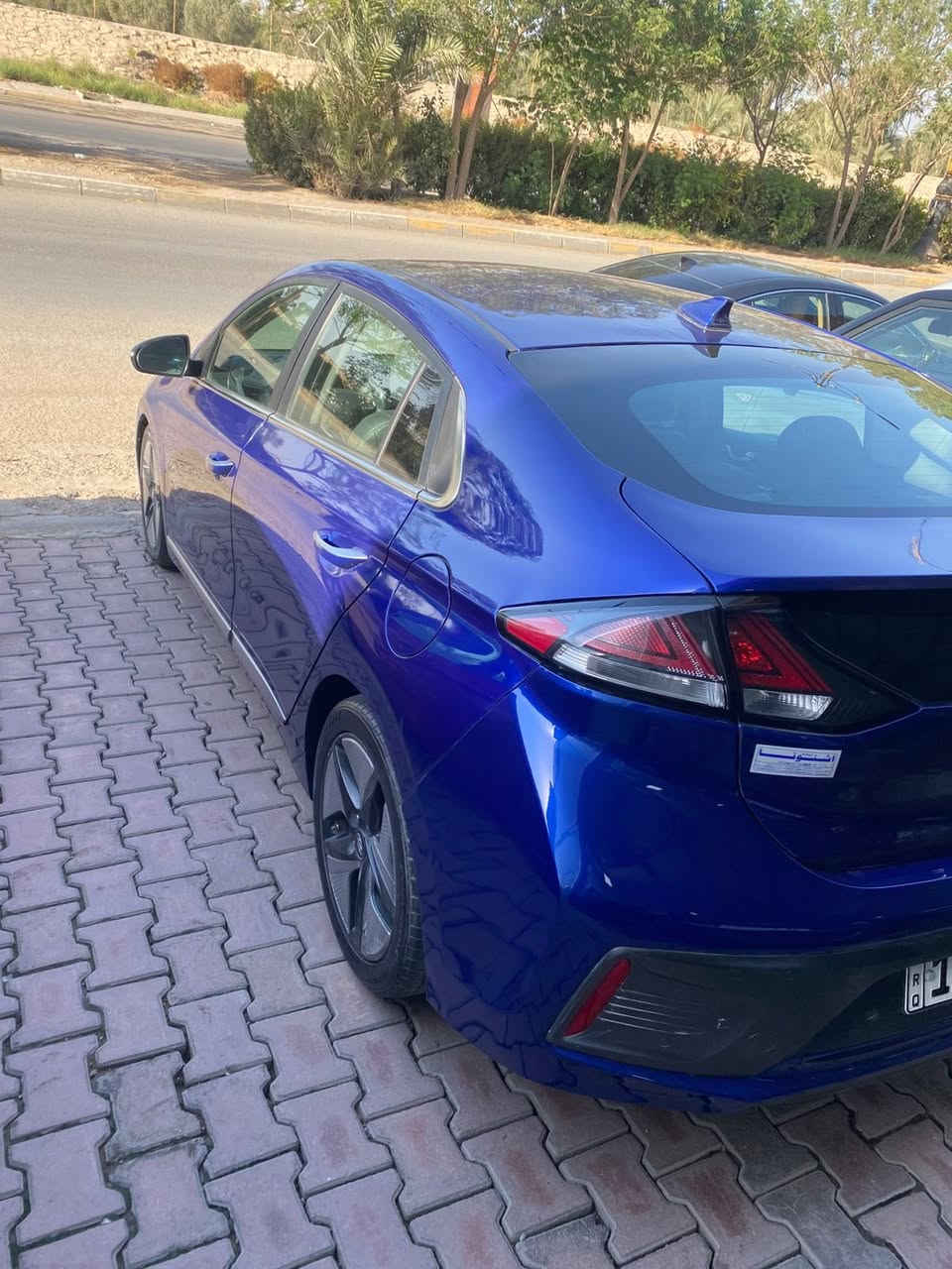 السلام. عليكم هونداي ايونك موديل 2022 السياره اعلى فئة مواصفات  ضررها موضح بل سونار  رقم بغداد باسمي 
تبريد قطعتين 
شاشه كبيره 
بصمه 
اشاير بل مري 
هاند بريك بصمه
مري قلاب 
داخل جلد 
كرسي. كهرباء 
تدفئه وتبريد كراسي 
ويل الجبير. رياضي 
 سترين حرف. دي 
فتحه. 
رادار قياده 
ورادارات جانبيه وبعد بيها مواصفات. 1/1 
138 وبيها مجال 
***********
