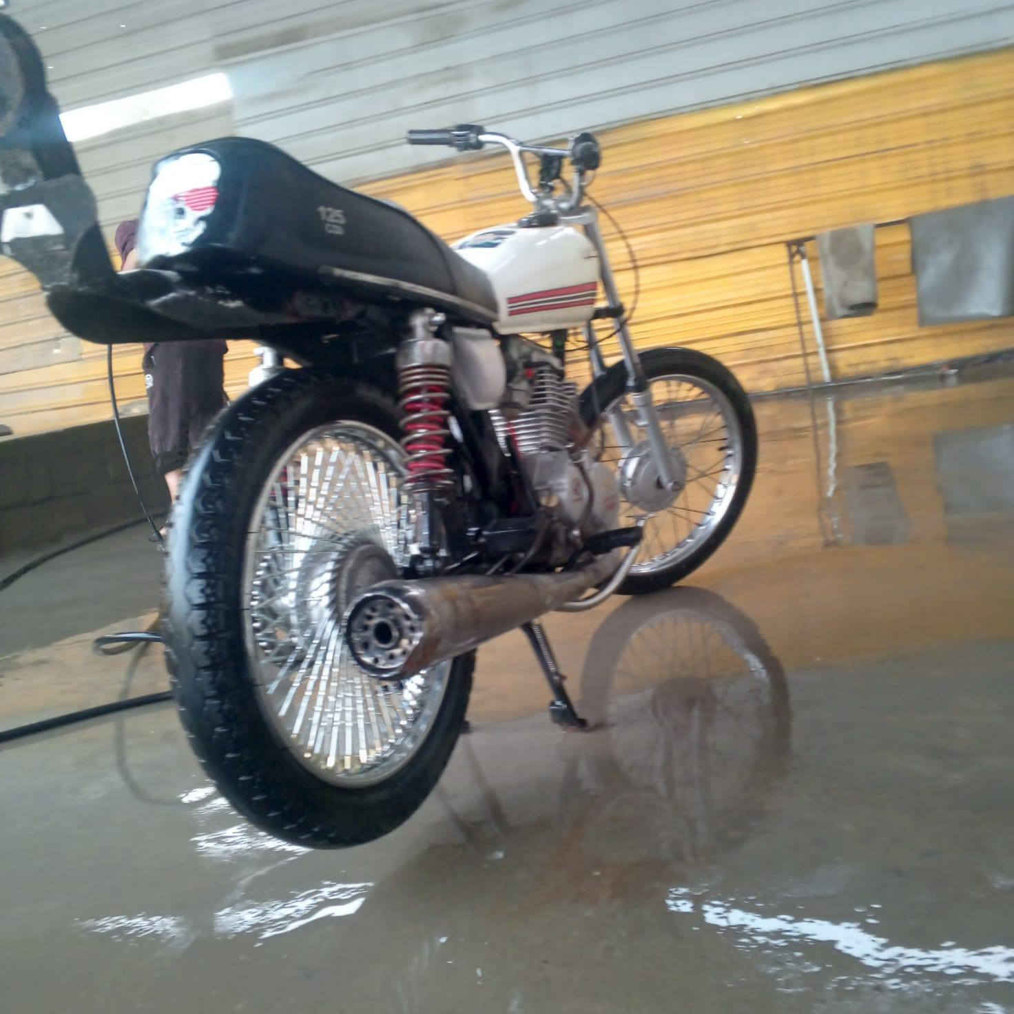 سلام عليكم دراجه البيع موديل 17 نضيفه دراجه تخبل شلعه معدل فوال +سعر 450بيه مجال + بغداد غزاليه +٠ ***********  وتساب فقط
