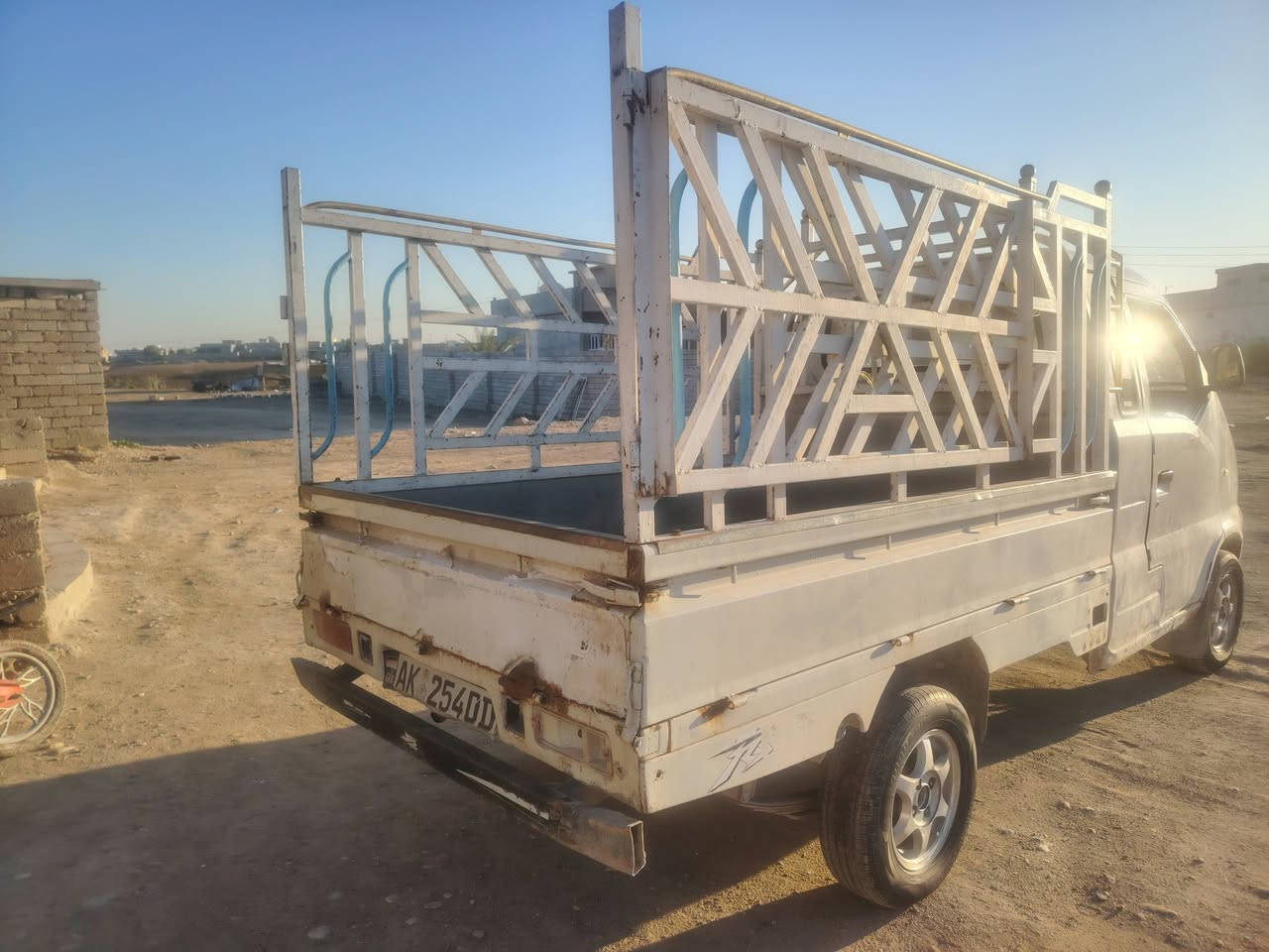 كيه هيفا 2007 محرك كير شرط نضافه كشر وتاير 
جاهزه .منفيس كامل السعر 22 وبيها مجال بسيط 
***********
