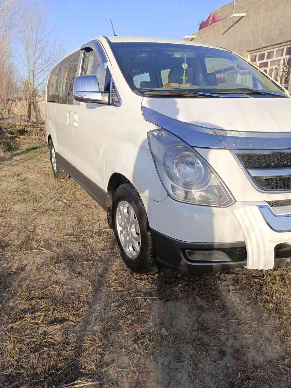 السلام عليكم
ستاركس 2009مفتوح 
بيها شويه بلهلال جاملغ خلفي صبغ فقط 
والباقي كفاله عامه من كلشي 
مكينه وكير واكسن مشروطات
حداديه تخم تاير جديد
العنوان دوانيه دغاره السعر 135وبيها مجال 
***********
