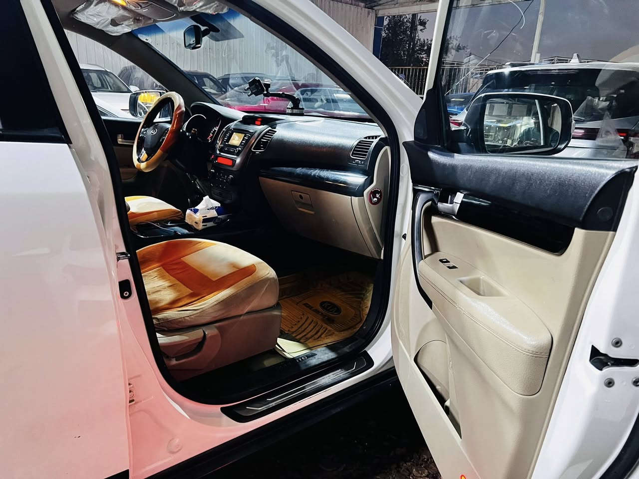 سلام عليكم
نوع العجله / كيا سورنتو 
مديل /2015
محرك / 4 سلندر
عدد الركاب/ 7  راكب
رقم / اربيل تحويل ثاني يوم راعية بالناصريه 
لون / ابيض 
نوع الصنع / وارد أمريكي 
الضرر / مكفوله ما عدا طخه بالجة اليمنه وراجعة ع البارد ومكحله بدون تبديل ليبل واحد السيارة
السياره جاهزه للاخير مكينه كير حداديه تبريد خير من الله جديده السياره بمعنى الكلمه 

العنوان :ذي قار سوق الشيوخ
___________________________

اذا تعجبكم السيارة اتصلو واحنه بالخدمة 
بإدارة الأخوه👬

👤امجد الحجامي 👤مشتاق الناشي 

اتصال  /   ***********
واتساب / ***********
