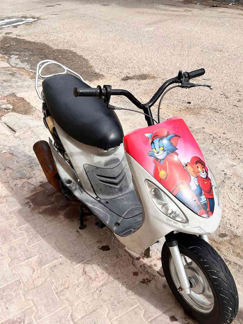 سلام عليكم دراجه ماكس قجمه  حربيه دراجه خير من الله شلعه ومعدل دراجه بوشه بلاديه ٤٩ دراجه مامفتوحه الله شاهد وهاي صور كدامكم دراجه ماناقصه شي بس  شخاطه وسلف مايشتغل من وره شخاطه دراجه هندر واحد وصارلها فتره متروكه محد يطلع بيها للبيع سعر 575 وبيها مجال حك الجيه  دراجه مكفوله من كلشي سرقه ايشي مكفوله جيب مصلح وياك وتعال افحص  متواجد بس واتساب ***********
