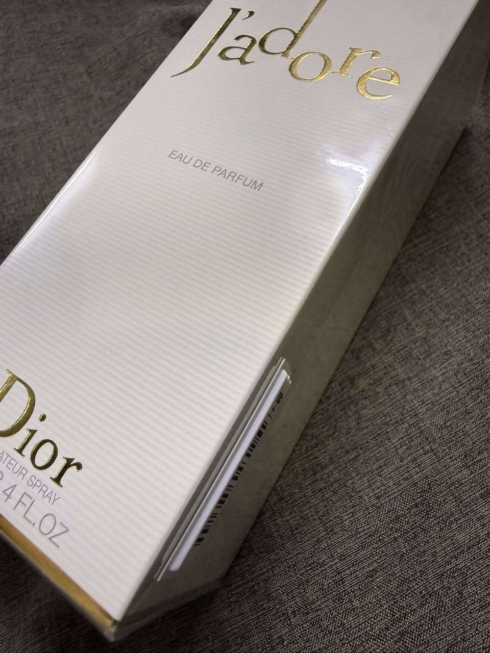 ✨ عطر نسائي فاخر من ديور، يتميز برائحة أنثوية أنيقة وثابتة تدوم لساعات طويلة.
📌 الماركة: Dior
📌 الاسم: J’adore Eau de Parfum
📌 الحجم: 100 مل (3.4 أونصة)

🌸 مزيج راقٍ من الزهور يمنح إحساساً بالفخامة والجاذبية، مناسب للاستخدام اليومي والمناسبات الخاصة.


**إذا كنت صاحب هذا الإعلان وتريد حذفه لأي سبب، رجاءا أرسل رسالة إلى الدعم الفني**