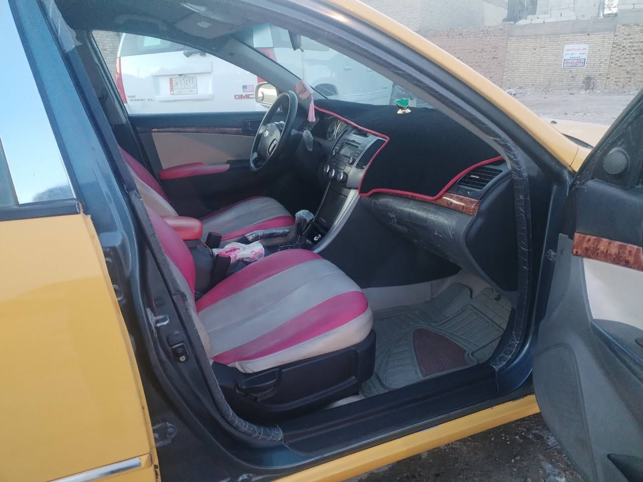 سلام عليكم سوناتا 10 وارد أمريكي سياره ضرره جاملغ خلفي بلا دواخل سياره جديده مال جنيان مصفره ماعليه غرامات خطه نجف كربلا السعر المطلوب 95 وحياكم الله ***********
