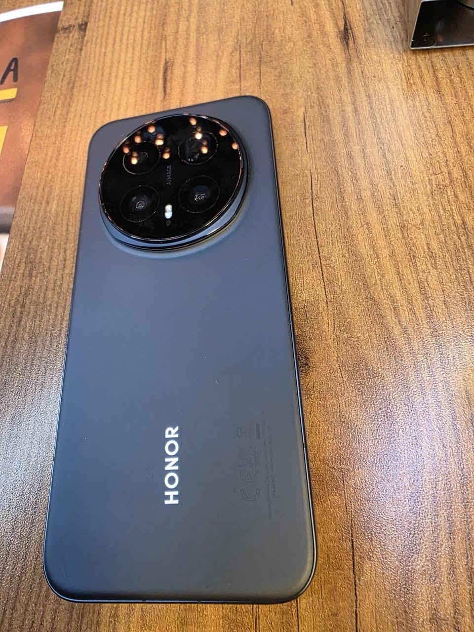 تلفون استخدام اسبوعين فقط( هونر ماجك 8) مع كامل ملحقاتة بلاضافه الى ساعة الخاصة للبيع فقط الي مهتم يدخلل
السعر خاص


**إذا كنت صاحب هذا الإعلان وتريد حذفه لأي سبب، رجاءا أرسل رسالة إلى الدعم الفني**