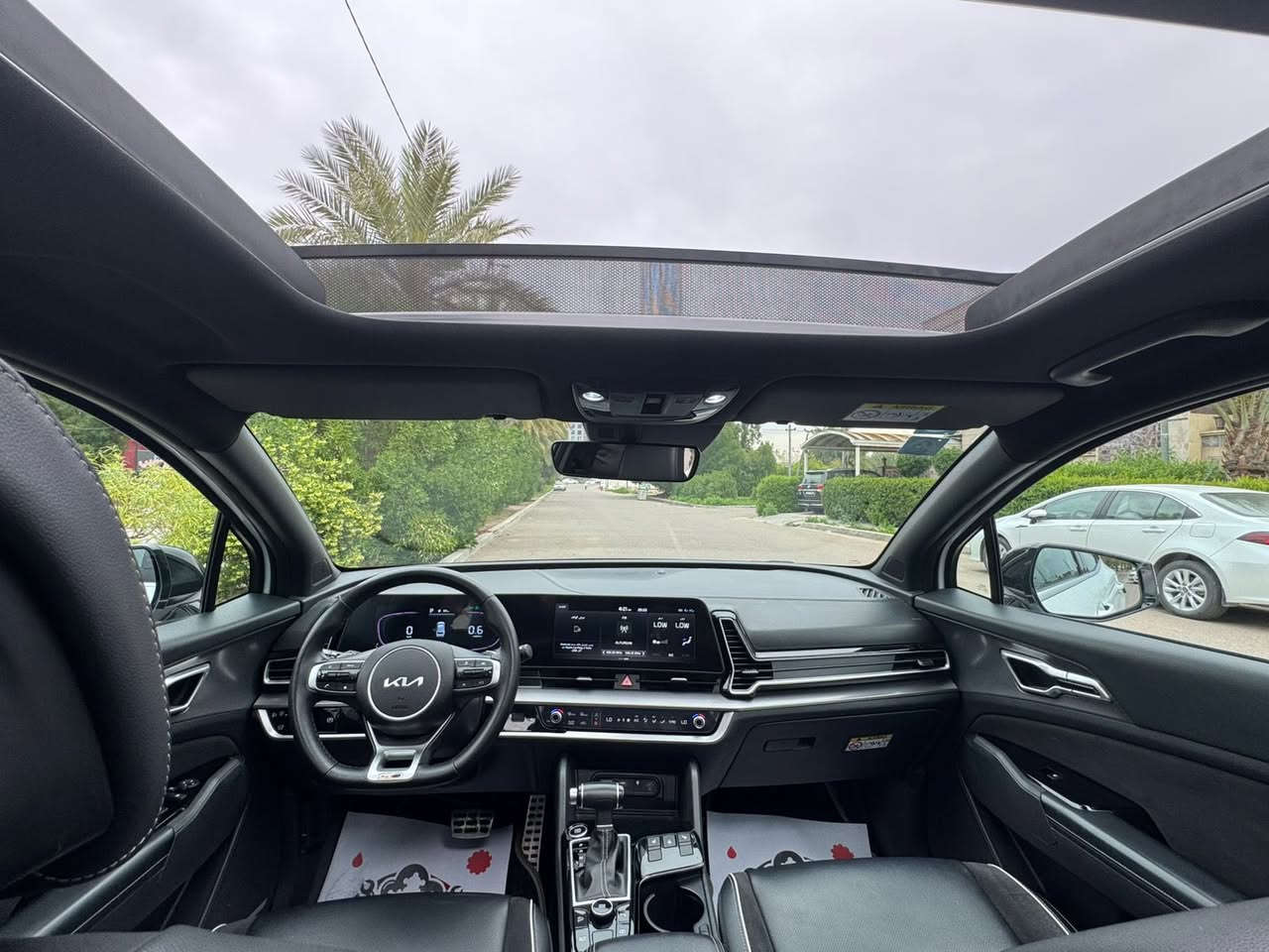 سلام عليكم للبيع كيا سبورتج 2024 gt Line فول 1/1 رقم بغداد الجديد ماشية 16 الف سيارة مكفولة كفالة عامة ضمان شركة للاتصال ***********
