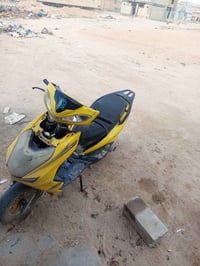 الدراجه للبيع شغاله كهربائيات كامله مكمله مكينه ناعمه ب150 وبيها مجال ...