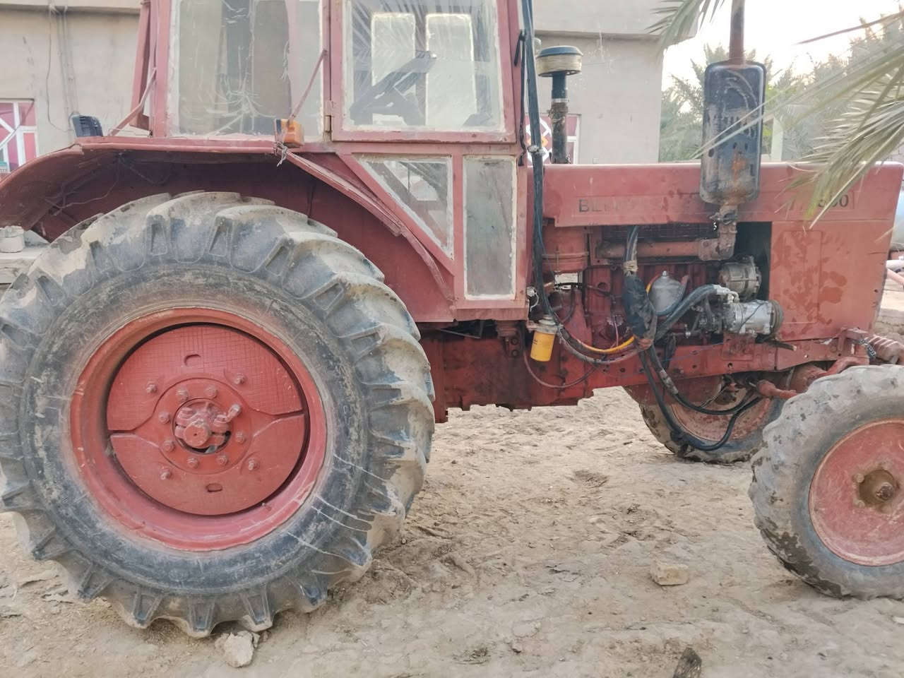 السلام عليكم مكينه بلاروس للبيع  محرك كير واكسل كفاله عامه موديل 2001 بها كتاب شركه المكان ديالى السعر 11 بها مجال رقم الهاتف ***********
