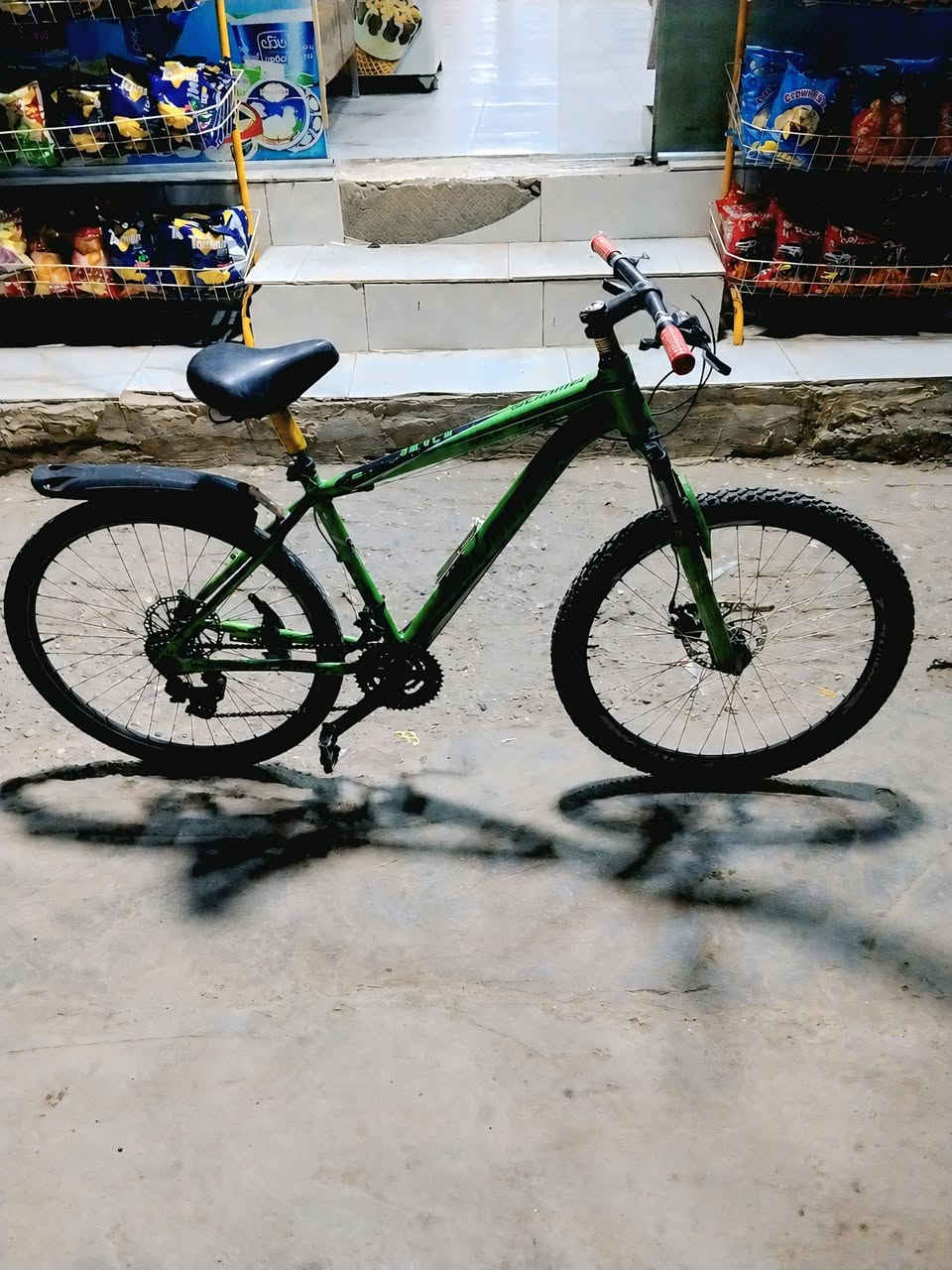 🚴‍♂️ للبيع: دراجة هوائية جاينت أصيلة ( 660 Mountain Bike)
لكل محبي الرياضة والناقل العملي والمريح! متوفرة الآن دراجة جبلية ممتازة من الماركة العالمية 
لون. اسود⚫ اخضر🟢
رقم الهاتف:***********☎️
