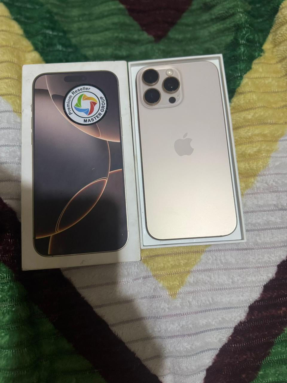 سلام عليكم ايفون 16 برو ماكس لون لمميز صحراوي. 
بطاريه 100 عدد لدورات 205.  
مع كارتونه جهاز ماستر. 
شرق اوسط عربي فول نضافه
سعر 1450. مكاني بغداد الامين الثانيه. 
هـ ***********. اسف عل ايطاله❣️.
