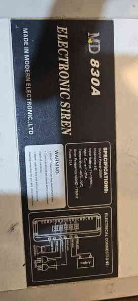 السلام عليكم ورحمة الله وبركاته 
صافره مودرن وسماعه ٢٠٠ واط اخت الجديده السعر ١٢٥ الف العنوان بغداد 
*********** بغداد
