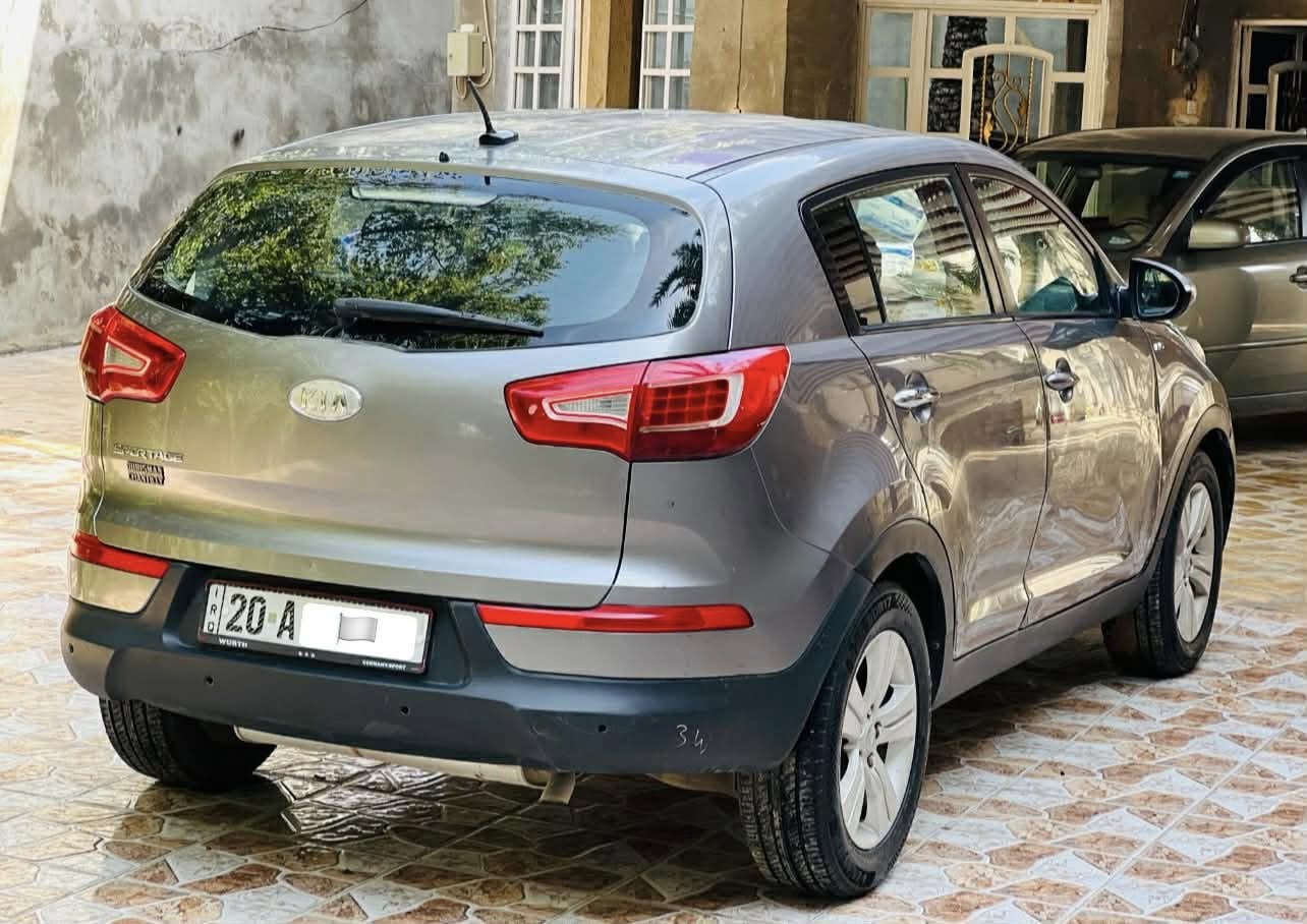 سلام عليكم
سبورتج موديل 2012رقم ديالى الجديد تحويل مباشر 
محرك دوش كير محرك مكفولات 
صدر جديد تخم تاير  السياره جاهزه  
ملاحظه//السياره بيهه قطعتين صبغ بدون دواخل ولباقي مكفول 

السعر 127

رقم تلفون ***********
مكان سياره ديالى
