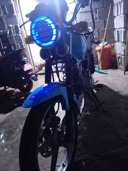 دايون عضم للبيع فقط بيع مديل 19 كلك مكينه حلوه ناعمه عوزها تفيلس وفحمات للسلف مرات تشتغل سلف مرات هندر دراجه حلوه ونضيفه رقمي ***********
