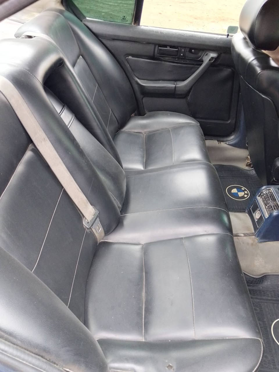 سلام عليكم خوان بي ام 525 مديل 91 رقم بغداد رقم نكليزي سنويه ال 28 محرك وكير خير من الله دور مراوس فقط ***********
