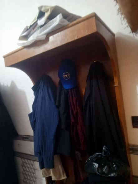 غرفه للبيع نضيفه السعر 700 وبيه مجال 
*********** وبي وتساب الشراي يتفضل
