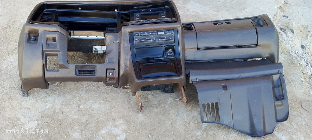 السلام عليكم ورحمه الله وبركاته دشاببل للبيع هارتوب وبطه نعمل على صيانت غرف السيارات  الياباني بطه راس الثور كرسته ارنب هارتوب العنوان النجف حي الميلاد شارع جامعه الكفيل قرب مطعم انوار الهادي رقم الهاتف ***********يوجد واتساب اخوكم ابو ماجد
