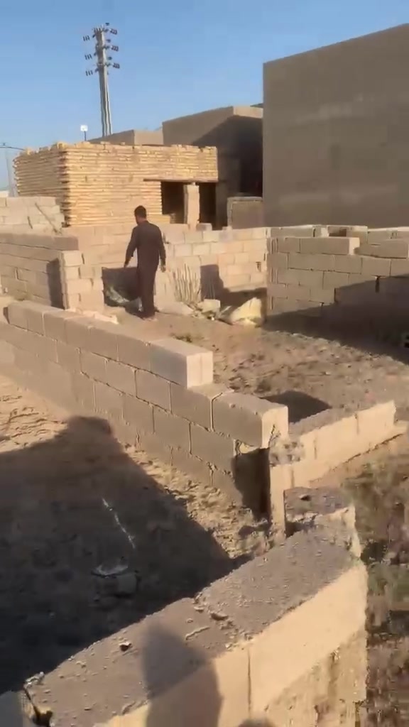 قطعه ٢٥٠ متر بحي الزهراء بالزراعي القطعه مسجله بالبلديه وبيه قرص بالخدمات بيه اساس مثل ما موضح ***********
