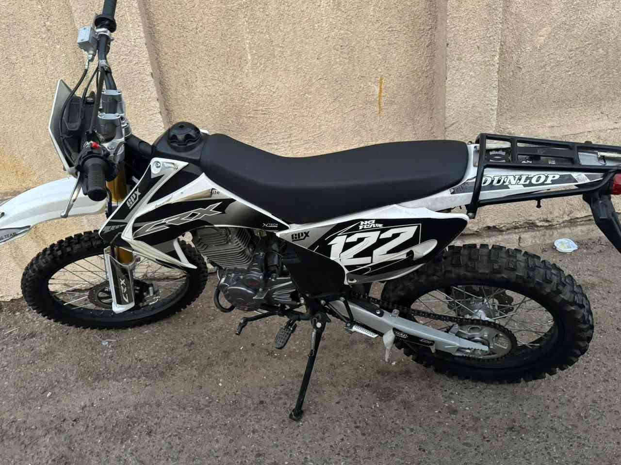 قفاز للبيع 
300 cc 
العنوان بغداد شعب لو ممحتاج مابيعها اكفلك مكينه و كير 
العداد  طافي لنو وكع عليه مي و خلاص 
السعر 1550 قفل ***********   جماعت ال1350 لا تتصل يروحي انت
