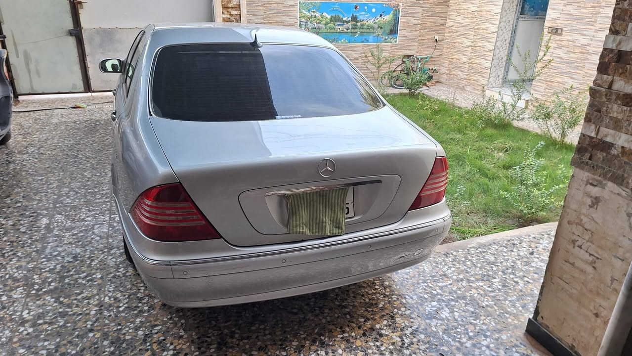 سلام عليكم سياره مارسدس غواصة موديل ٢٠٠٤ سياره جديده بدون كصه مكفول من محرك وكير وصدر سياره ادوات محرك ٦سلندر مكانه حله السعر ٦٠ وبيه مجال ***********
