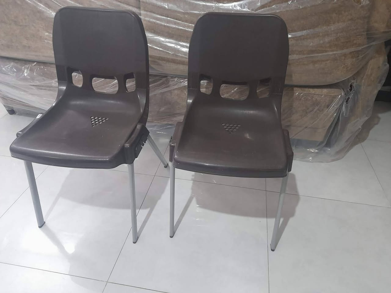 كراسي عدد 4اصليات سعر الواحد ب 9 سبورة كبيرة وجهين ب 20براكيت ب 15الف الواحد  كابسة  صاج ب 15الف  مغسلة هندية  كاملة هية ولخلاط ب 40 مكنسة سيارات ب15الف  تدفئة  سيارة ب 5الف  ثرية  كرستال  الواحدة ب 40 المكان بغداد التاجي  التاجي


**إذا كنت صاحب هذا الإعلان وتريد حذفه لأي سبب، رجاءا أرسل رسالة إلى الدعم الفني**