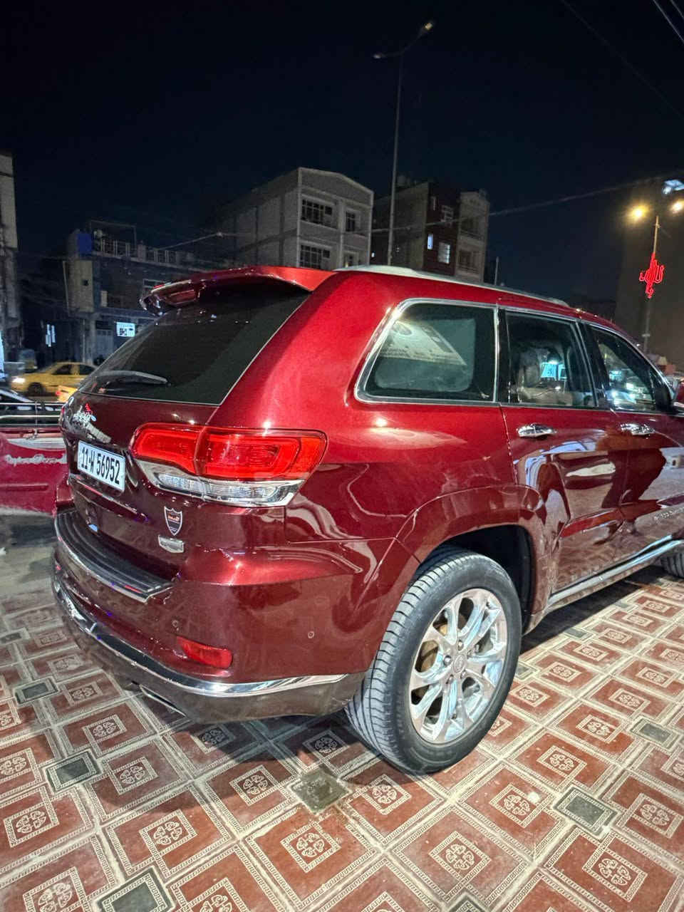 السلام عليكم
جيب سومت  خليجي وكاله هارلم

موديل 2020 

فول مواصفات

 كفالة عامة 

* محرك 8 V 

* تحذير الخروج عن المسار . 

* جگات امامي خلفي .

* دفع رباعي 4x4 

* المقاعد الأمامية كهربائية .

* ذاكرة لحفظ وضعيات الجلوس . 

* المقاعد الأمامية  تبريد وتدفئة . 

* المقاعد الخلفية مع تدفئة . 

* انظمة القيادة .

* نقطة عمياء ..

* مقود السائق كهربائي . 

* تدفئة ستيرن . 

* سقف بانوراما .

* شاشه كبيرة مع نفكيشن GPS . 

* كشافات ضباب بروجكتر زنون . 

* تشغيل عن بعد .

* صندوق كهربائي .

* حساسات أمامية . 

* حساسات خلفية .

* كاميرا خلفية .

* مرايا متحسسه للضوء العالي . 

* محدد سرعة . 

* نظام بريك اوتماتيكي 

*نظام صوت هارمن كاردون

* شاشات 3

* رادارات .

* المسافة المقطوعة 47

* وبعد هواية مواصفات .

———————-

* السعر (340) وبيها مجال 

مكان السيااره كربلاء

***********

سونار السياره موجود ويا صور
