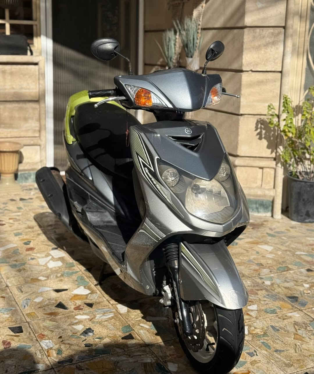 سلام عليكم
سكنس فحل طلاعات خمسينية دشبول احمر شرايط خضر 
ويالة بيض الدراجة بلادية من البرغي ومكفولة كفالة عامة مكينة وكفر وكلچات للأخير الدراجة مال جناي العنوان بغداد البنوك الشراي يتصل ***********
والمو شراي وميعرف بيهن لا يخابرني 👍🏻
