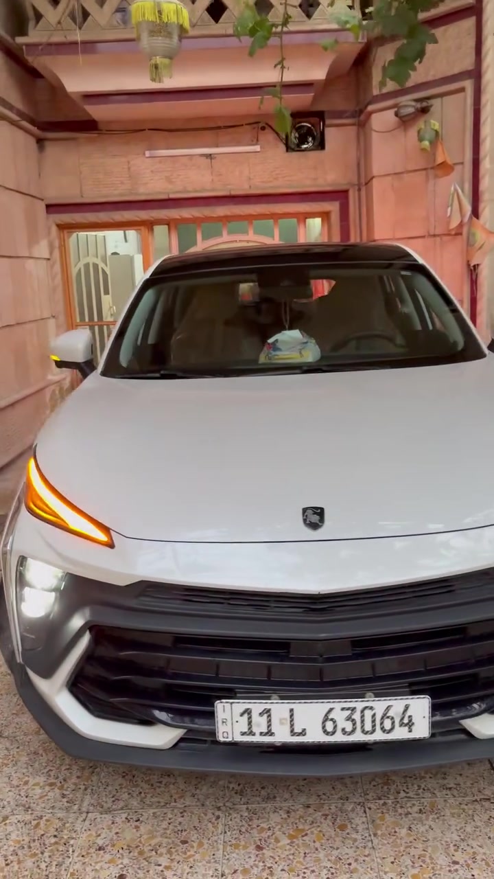 سيارة دونغ فينغ هايبرد- الشكل الرياضي شبيه البورش
DONGFENG T5 EVO
السيارة الآن ماشية 7000 فقط.. وبيها طخه بسيطة فقط فطر بالدعامية الخلفية ومعالج ومصبوغ الفطر فقط وليس كل الدعامية
السعر: 26000000 مليون عراقي
هاتف: ***********

ضمان من وكالة ليث العبيدي 
(كير ومحرك) 6 سنوات
(وبطاريات الليثيوم) 8 سنوات

المواصفات
=========
سعة المحرك ١٥٠٠ سي سي ( تيبرو / هايبرد )
3 وضعيات للقيادة ( نورمل - سبورت - اقتصادي )
تعتمد على محرك ياباني من ميتسوبيشي
مميزات السلامة
=========
الوسائد الهوائية عدد 8
الكاميرا عددة كاميرات بانوراميه 360 درجه مع خاصية الذكاء الاصطناعي
الحساسات خلفية عدد ٤
أنظمة السلامة:
     نظام مانع الانزلاق TRC
     نظام اتزان المركبة VSC
     نظام انغلاق الفرامل ABS
     نظام مساعدة على المنحدرات HSA
     نظام تحديد المسار LDA
     رادار نقاط عمياء
هاند بريك كهرباء
مثبت سرعة مع قيادة ذاتية
اوتو هولد
مرايا قلاب عند الرجوع للخلف

الميزات الداخلية
==========
مقاعد جلد رياضية
فتحة سقف بانورامية
تدفئة وتهوية مقعد السائق والمرافق
كشنات كهربائيه عدد ٢ مع كشن السائق ب ٨ وضعيات
تدفئة مقعد المرافق
تحكم بالمقود
مقعد السائق مساج
انارة داخلية مخفية متغيرة الألوان
التحكم في المقاعد الأمامية كهرباء
شاشة مركزية ١٠.٢٥ انج
عداد سرعة رقمي ١٠.٢٥ انج
عداد ديجيتال
تشغيل ذكي
حافظة تحتوي على منفذ هوائي
حافظة (ثلاجة)
مدخل ١٢ فولت
مدخل يو اس بي
شاشة تدعم نظام كار بت لنك

الميزات الخارجية
===========
باب خلفي كهرباء
مرايات خارجية كهرباء تطوى
بانوراما مضيئة
اضوية LED
كشافات
اضوية نهارية
كشافات LED
دخول بصمة ( سائق)
اشارات في المرايا الجانبية
خاصية الداش كام
انارة ترحيب خارجيه لوكو
حساس مطر الماسحات الزجاج الامامي والخلفي
