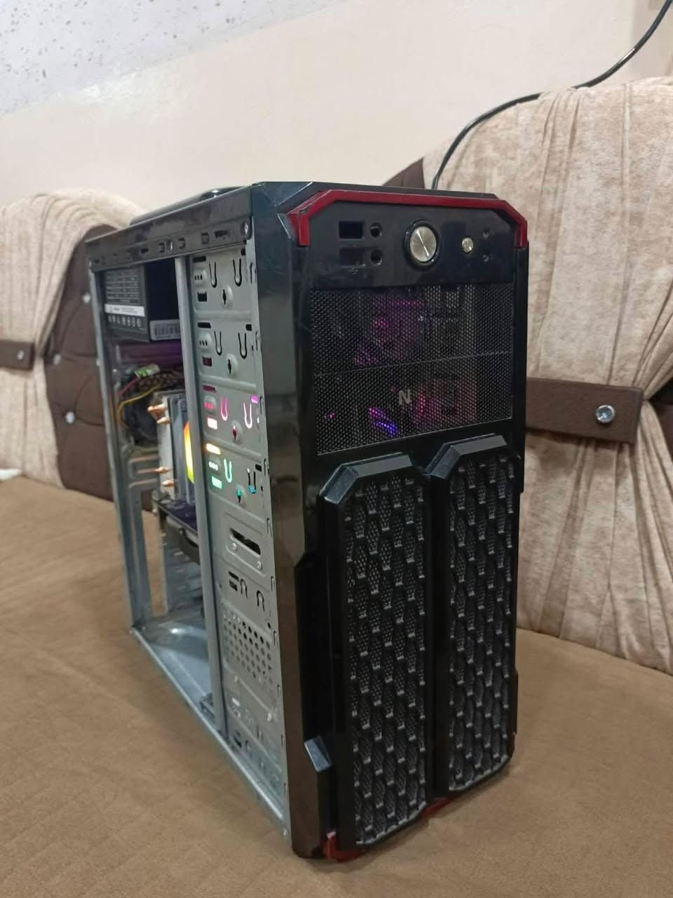 السلام عليكم 
تجميعه pc للبيع 
بورد زيون H310m-k
معالج E5 5600 v4
رامات 8*1 ddr4 5409 
بور سبلاي  550 واط بي منفذ طاقه للكرت الشاشه 
كرت  RX  550 4G 
ssd128 g
HDD 320g
مبرد غازي RGP وبنكه تهويه 
6 منافذ USB ويجي ويه الكيس USB واي فاي وكيبل HDMI اصلي 

السعر 250 قفل 
مكاني موصل حي عدن قرب جامع العليم 
اي استفسار خاص


**إذا كنت صاحب هذا الإعلان وتريد حذفه لأي سبب، رجاءا أرسل رسالة إلى الدعم الفني**