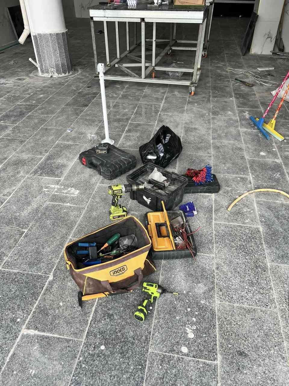 تجهيز وتنصيب الكامرات داخل النجف الاشرف
***********
