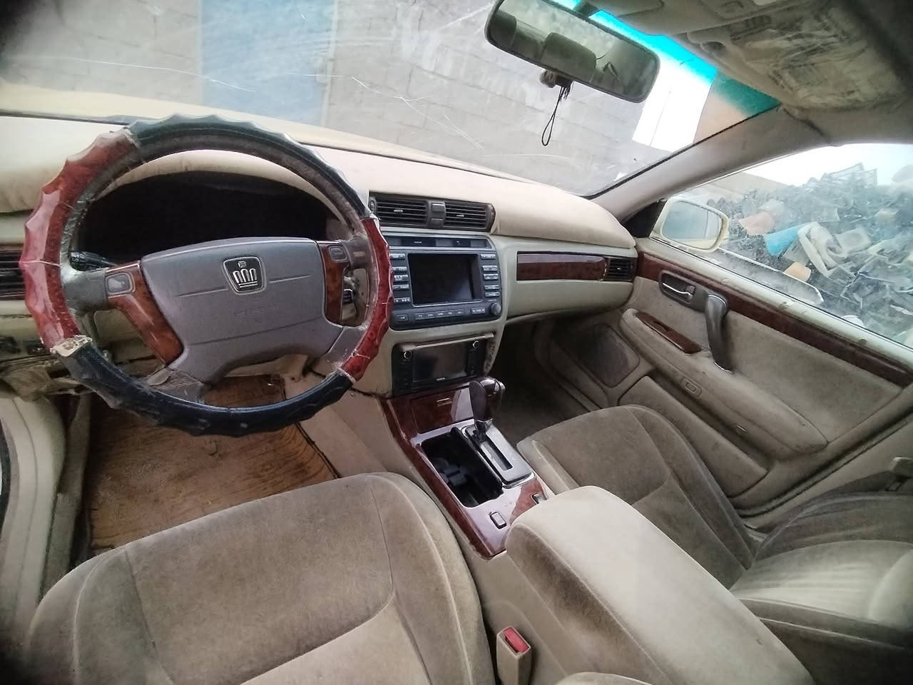 سلام وعليكم جنون للبيع  ((كصتين)) رقم صدامي وكاله ثاني يوم خطه وبحث ساحه مدينه مكينه كير فيفتي غاز بانزين حداديه طوبه تبريد شغال دوخل جدد تخم تاير جديد 
السعر40 مكاني بصره فاو ***********
