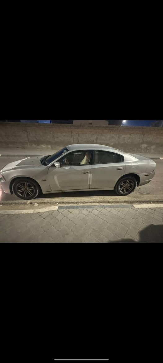 سلام عليكم جارجر مديل 12 ارقامه ضايعه مكينه كفاله الكير كام كهربائيات كله شغاله بس خليت عصارات وكام لكير تواصل ع رقم *********** سعره 110
