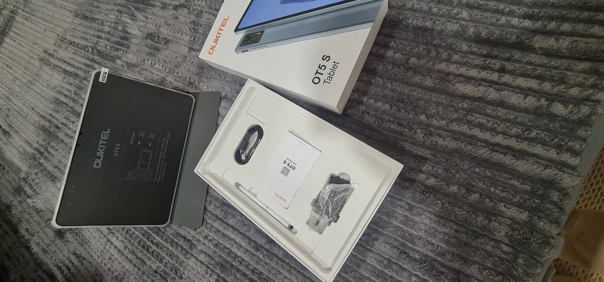 تابلت بالباكيت كل ملحقاته وياه ذاكرة 256بيع مستعجل بسعر 290 وبيه مجال


**إذا كنت صاحب هذا الإعلان وتريد حذفه لأي سبب، رجاءا أرسل رسالة إلى الدعم الفني**