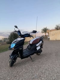 للبيع موطور شحن سكنس6 بطاريت دبل 32امبير شرط فحص نضيف الموطور معنه الك...