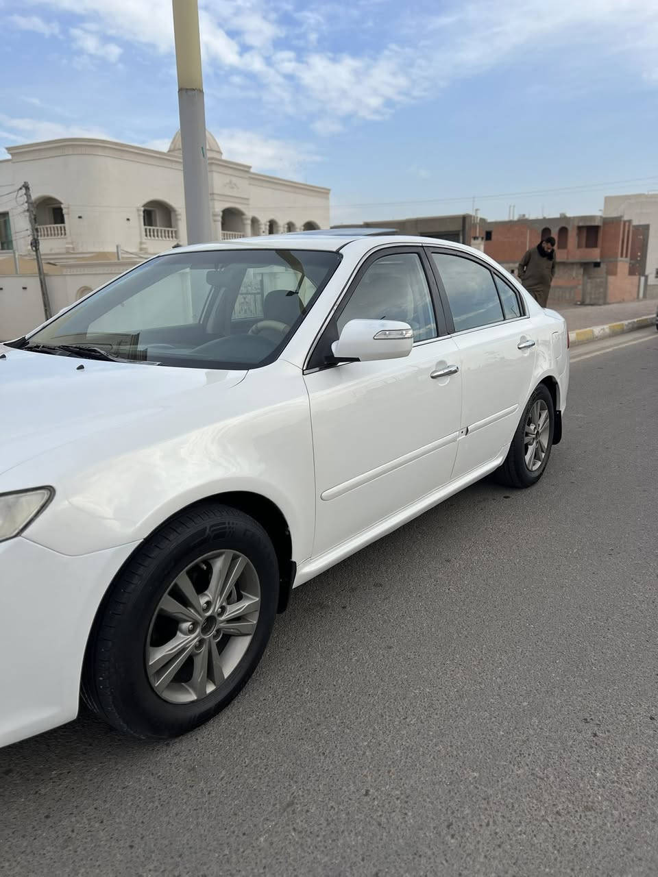 السلام عليكم
للبيع كيا اوبتما خليجي موديل10
محزمه بدون حادث
رقم انبار بسمي
السعر100وبيه مجال
مكان السياره الرمادي الحوز 
الستفسار الاتصال برقم ***********
***********
