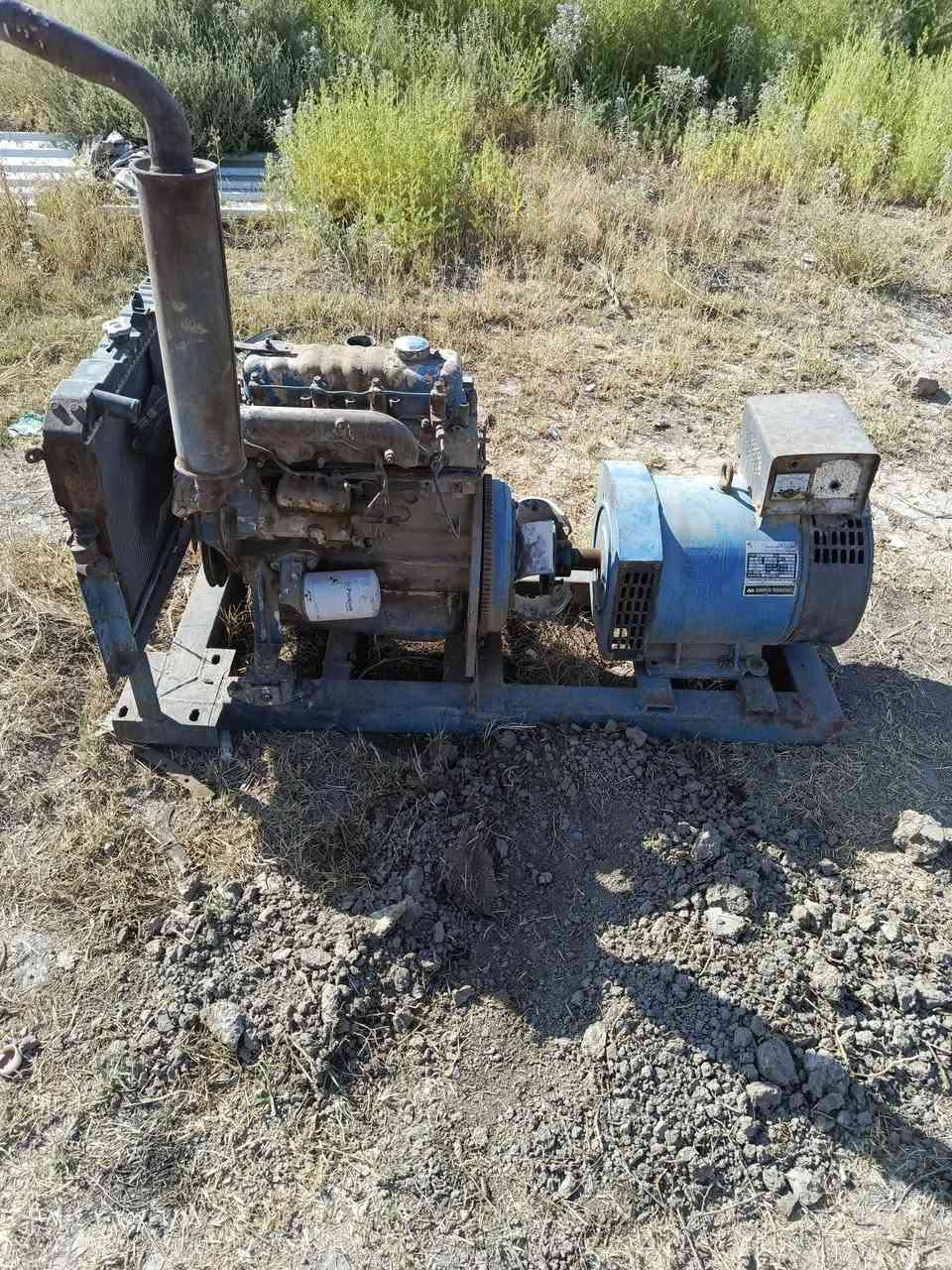 السلام عليكم 
مولد بيركنز قديم عاطل كوم حديد 
رأس التوليد 15 كيفي ثري فيز شغال 100%
الشاصي بوري مربع درجه اولى 
بغداد المحموديه 
*********** واتس
السعر 750 بي مجال
